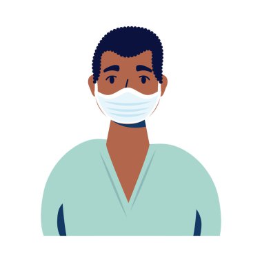 Tıbbi maske takan genç afro adam.