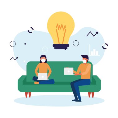 Maskeli kadın ve adam ve dizüstü bilgisayar koltukta ampul tasarımı