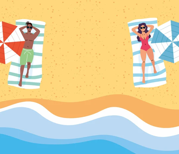 不同种族间的夫妇在海滩上练习社交场合，放暑假 — 图库矢量图片