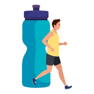 Arka planda plastik içeceklerle koşan adam, su şişesi olan erkek sporcu.