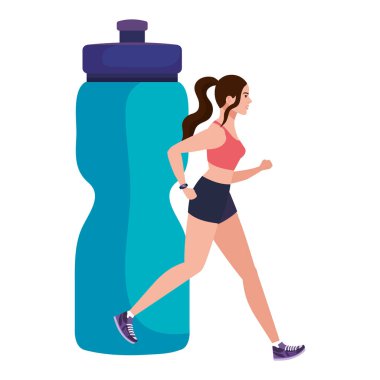 Şişenin arka planında koşan kadın plastik içecek, hidrasyon şişesi olan bayan sporcu.