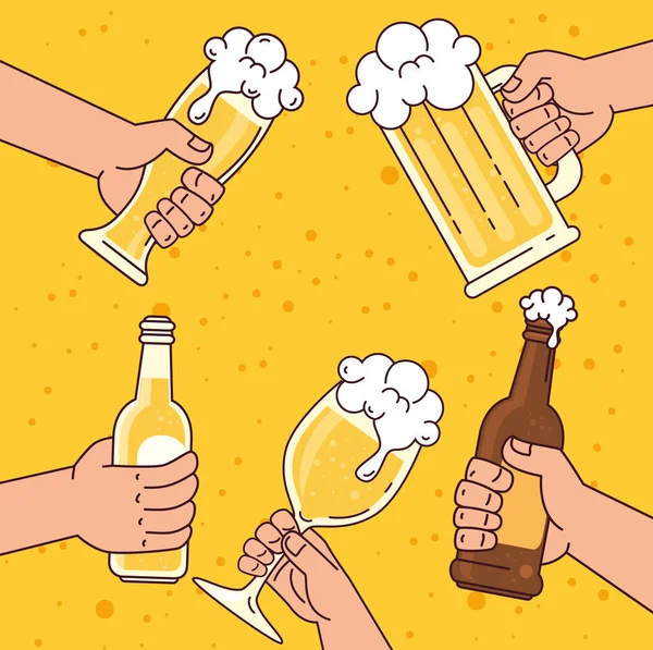 Manos sosteniendo cervezas, sobre fondo amarillo — Vector de stock