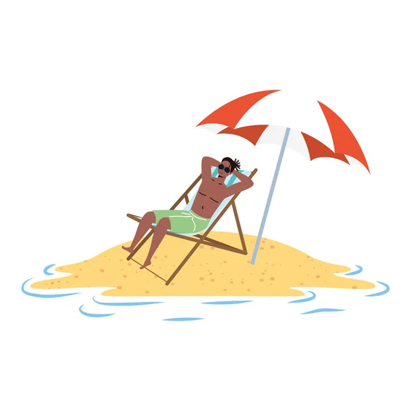 Afro hombre relajante en la playa sentado en silla y sombrilla — Vector de stock