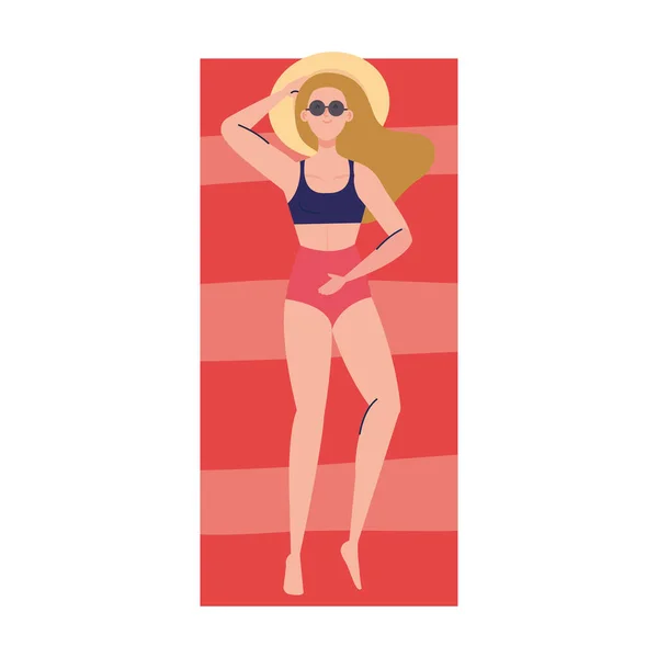 Vista aérea, mujer usando traje de baño acostado, bronceado en la toalla, temporada de vacaciones de verano — Vector de stock