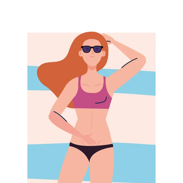 Vista aérea, mulher com maiô usando óculos de sol deitado, bronzeamento em toalha, temporada de férias de verão — Vetor de Stock