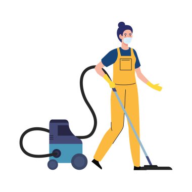 Kadın temizlikçi, sağlık maskesi takıyor, elektrikli süpürgeyle, beyaz arka planda.