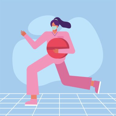 İlaç kullanan, tıbbi maske takan profesyonel kadın cerrah.