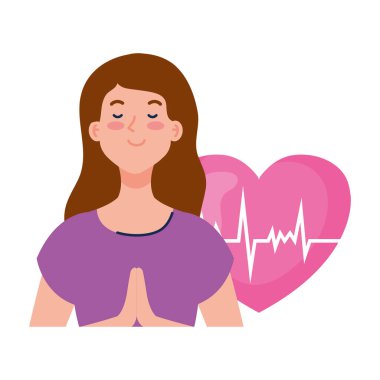 Geçmişinde kalbi olan meditasyon yapan bir kadın.