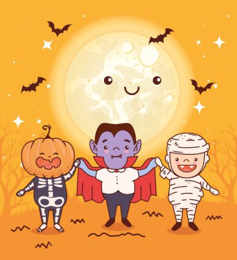 Cadılar Bayramı kutlaması için kılık değiştirmiş çocuklar.