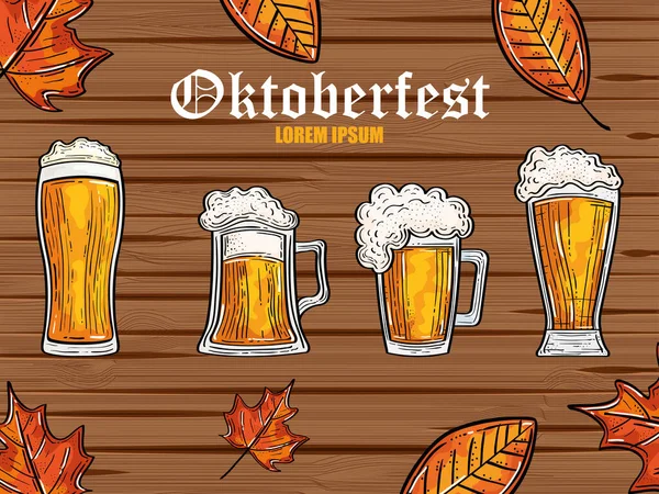 Γιορτή φεστιβάλ oktoberfest με μπύρες και φύλλα φθινοπώρου σε ξύλινο φόντο — Διανυσματικό Αρχείο