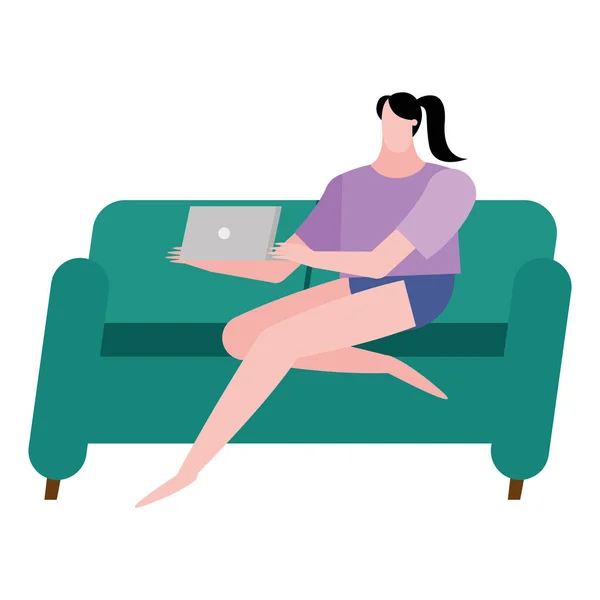 Mulher com laptop no design de vetor de sofá em casa —  Vetores de Stock