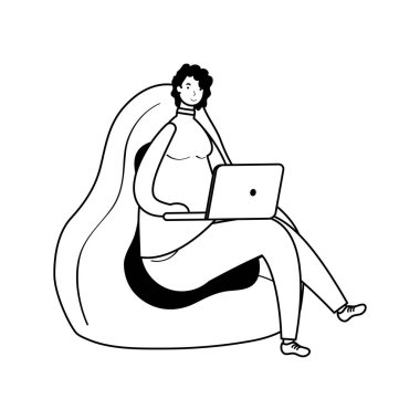 Dizüstü bilgisayarda çalışan genç bir kadın kanepe karakter çizgisi tarzında oturuyor.