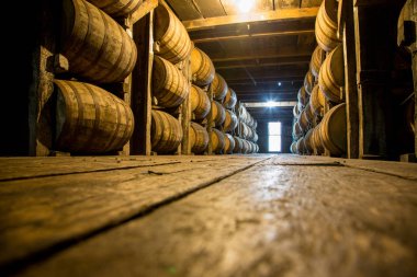 Bourbon varil veya bir yaşlanma mahzenine fıçıları