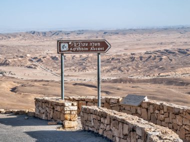 Akrepler yükseldi. Gözlem güvertesi.