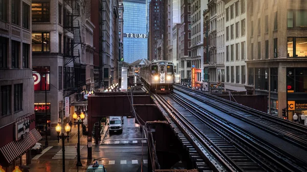 Chicago Octubre 2018 Tren Vías Elevadas Dentro Edificios Puente Loop — Foto de Stock