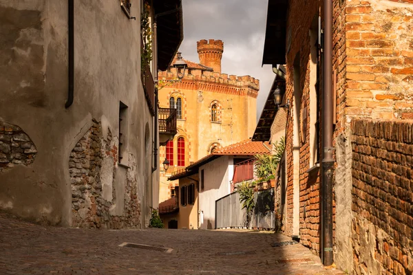 Barolo aldeia na Itália — Fotografia de Stock