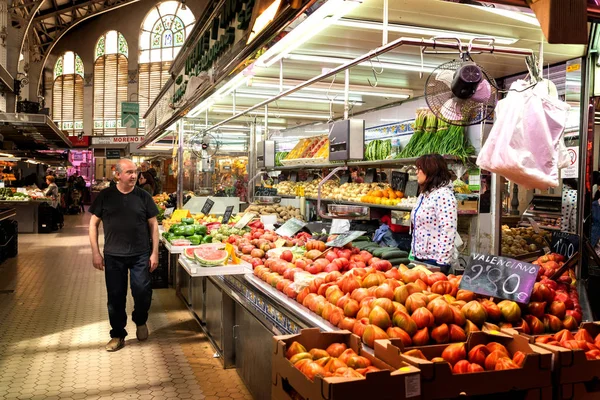 Valencia markt binnen in Spanje — Stockfoto