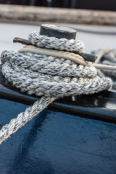 Mooring Rope Knotted End Tied Cleat Wooden Pier — Stock Photo, Image
