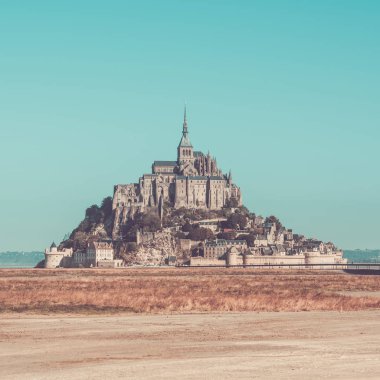 Mont Saint Michel Manastırı abbey Normandy, Fransa için adada. Kare tonlu görüntü