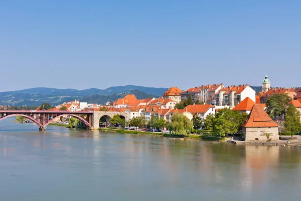Ορίζοντα Του Μάριμπορ Πόλη Ανάχωμα Στην Ηλιόλουστη Ημέρα Σλοβενία — Φωτογραφία Αρχείου