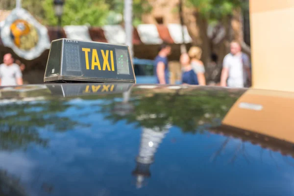 Spanien Barcelona September 2015 Taxi Detalj Med Bygga Reflektioner Och — Stockfoto