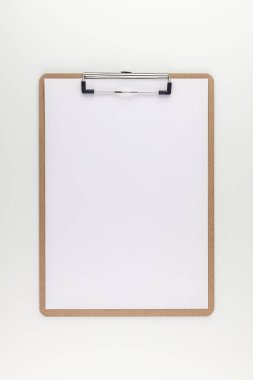 Yaratıcı üstten görünüm alay kadar geri dönüştürülmüş boş klibi kurulu kopya alanı beyaz tablo arka plan en az Eko stili ile tarz çalışma masası. Kavram başlangıç kadar veya yeni bir gün. Tanıtım, tasarım, metin şablonu