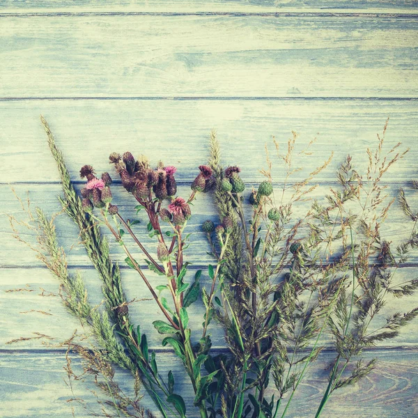 Осінній Букет Сухих Квітів Трави Тонованому Синьому Дерев Яному Квадратному — стокове фото