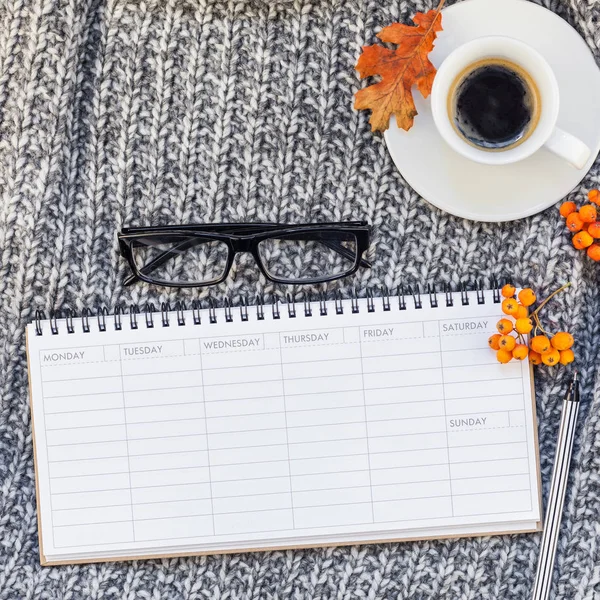 Creatieve Plein Herfst Plat Lag Overhead Bovenaanzicht Stijlvolle Huis Werkruimte — Stockfoto