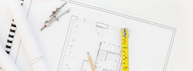 Yaratıcı düz yatıyordu uzun geniş afiş üstten görünüm planları mimari düz proje planı ve ofis malzemeleri dekoratör beyaz tablo çalışma alanı renk örnekleri araçları ekipmanları arka plan kopya alanı kavramı üzerinde