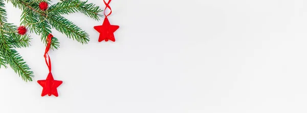 크리스마스 크리스마스 2019 전나무 배경에 최소한의 스타일 인사말 카드입니다 — 스톡 사진