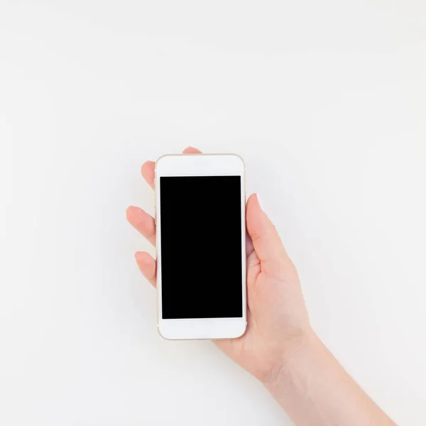 Frau Hand Mit Pastellfarbenem Manikürpolitur Hält Smartphone Isoliert Auf Weißem — Stockfoto