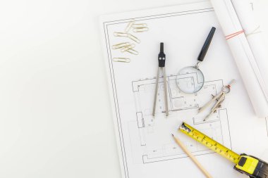 Yaratıcı düz yatıyordu ek yükü üstten görünüm planları mimari düz proje planı ve ofis malzemeleri dekoratör beyaz tablo çalışma alanındaki renk örnekleri araçları ve ekipmanları arka plan kopya alanı kavramı ile