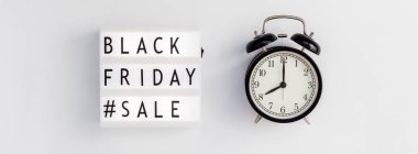 Yaratıcı üst görüntülemek düz yatıyordu promosyon kompozisyon Black friday satış metin lightbox çalar saat beyaz arka plan şablonu siyah Cuma satış mockup düşmek Şükran promosyon reklam uzun geniş afiş