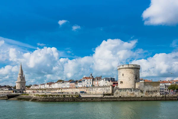 Francja Rochelle Września 2015 Wieże Widokiem Stary Port Starożytnej Twierdzy — Zdjęcie stockowe