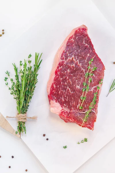 Creative Top View Flat Lay Fresh Raw Beef Meat Striploin — Stock Photo, Image