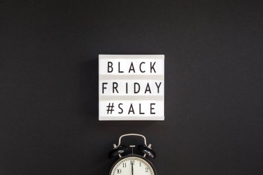 Yaratıcı üst görüntülemek düz yatıyordu promosyon kompozisyon Black friday satış metin lightbox çalar saat siyah arka plan kopya alanı şablonu siyah Cuma satış mockup düşmek Şükran promosyon reklam