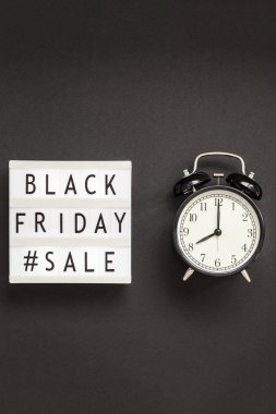 Yaratıcı üst görüntülemek düz yatıyordu promosyon kompozisyon Black friday satış metin lightbox çalar saat siyah arka plan kopya alanı şablonu siyah Cuma satış mockup düşmek Şükran promosyon reklam