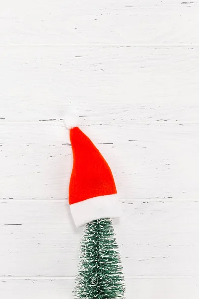 크리스마스 창의적인 평면도 크리스마스 전나무 화이트 템플릿 인사말 텍스트 디자인 — 스톡 사진