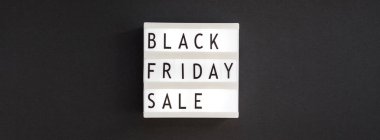 Yaratıcı üst görüntülemek düz yatıyordu promosyon kompozisyon Black friday satış metin beyaz lightbox siyah arka plan kopya alanı şablonu siyah Cuma satış mockup düşmek Şükran reklam uzun geniş afiş