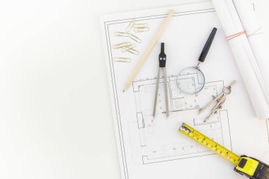 Yaratıcı düz yatıyordu ek yükü üstten görünüm planları mimari düz proje planı ve ofis malzemeleri dekoratör beyaz tablo çalışma alanındaki renk örnekleri araçları ve ekipmanları arka plan kopya alanı kavramı ile