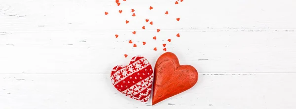 Üstten Görünüm Aşk Tatil Kutlama Kırmızı Kalp Beyaz Ahşap Arka — Stok fotoğraf