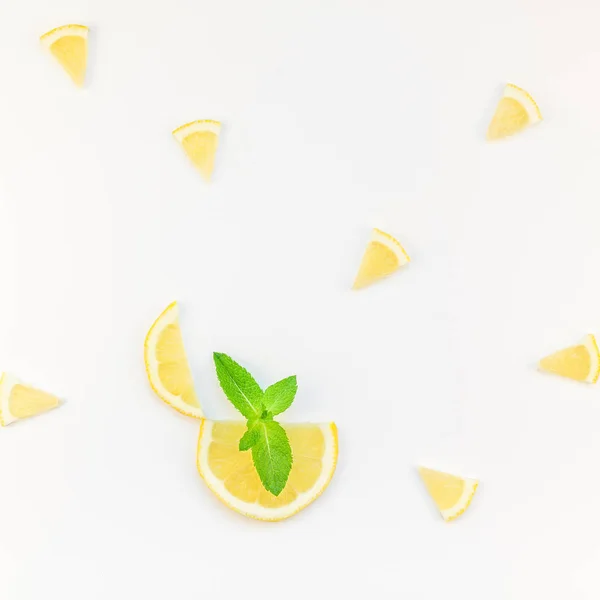 Vierkante Flatlay Overhead Boven Citrus Citroen Segmenten Bekijken Mint Kruiden — Stockfoto