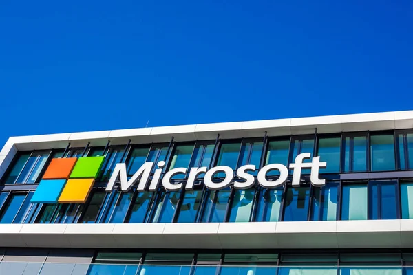 Munich Alemania Diciembre 2018 Logotipo Microsoft Edificio Oficinas Empresa Ubicado —  Fotos de Stock