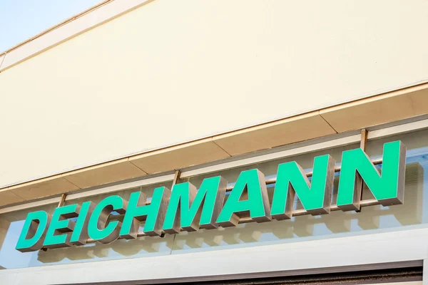 Orihuela Espanha Fevereiro 2019 Deichmann Store International Chain Mass Fashion — Fotografia de Stock