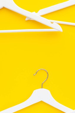 Beyaz askı arka plan kavramı alışveriş Satılık