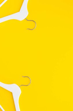 Beyaz askı arka plan kavramı alışveriş Satılık