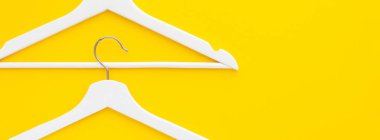 Beyaz askı arka plan kavramı alışveriş Satılık