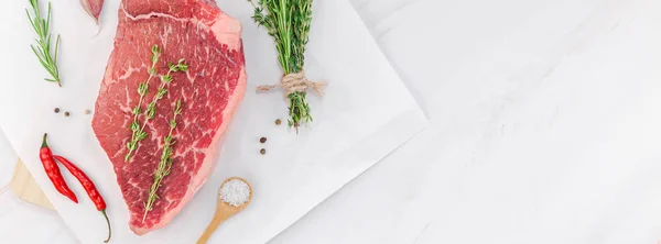 Fresh beef fillet with ingredients in cooking — Stock Photo, Image