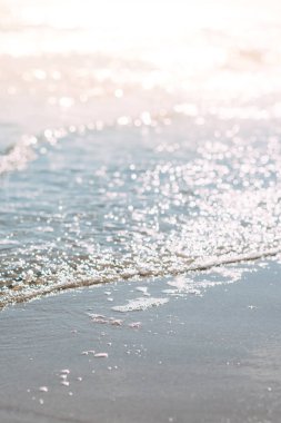 Yaz kum plaj ve deniz kıyısı dalgalar arka plan