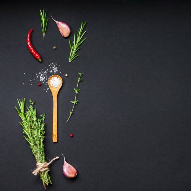 Yeşillik otlar ve baharatlar ile gıda arka plan